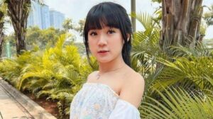 Profil, Agama dan Karir Cindy Gulla